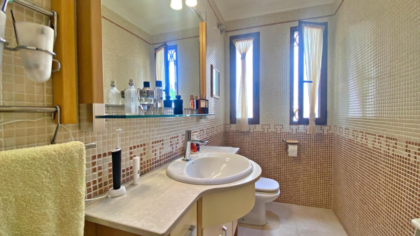 Chalet for Sale in Alicante