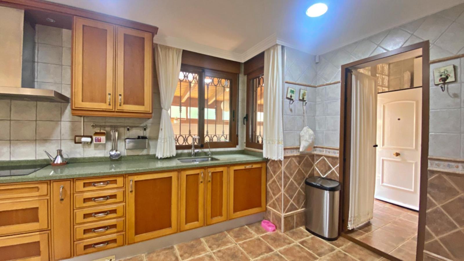 Chalet for Sale in Alicante