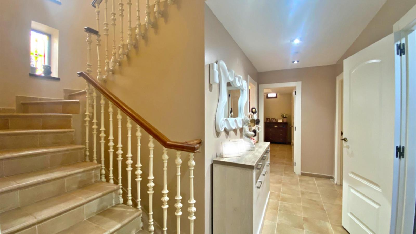 Chalet for Sale in Alicante