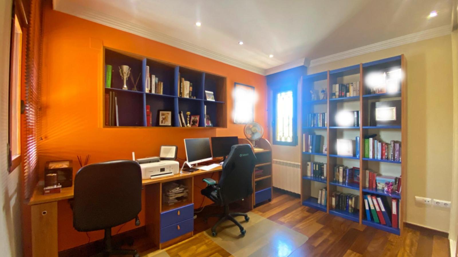 Chalet for Sale in Alicante