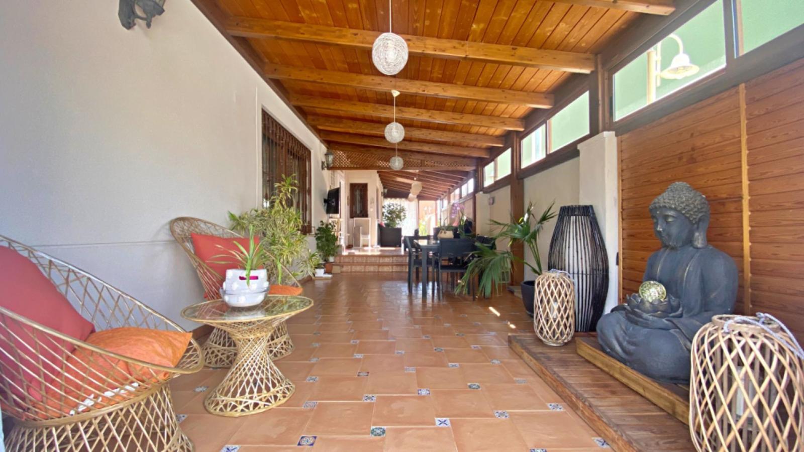 Chalet for Sale in Alicante