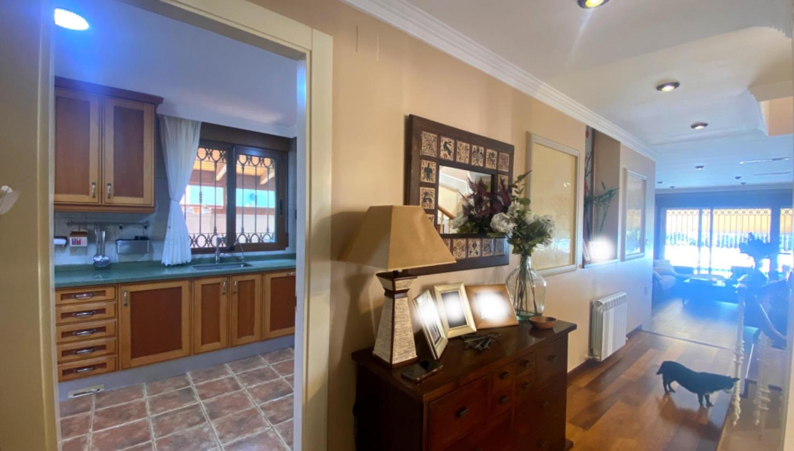 Chalet for Sale in Alicante