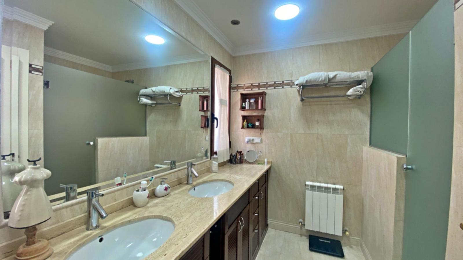 Chalet for Sale in Alicante
