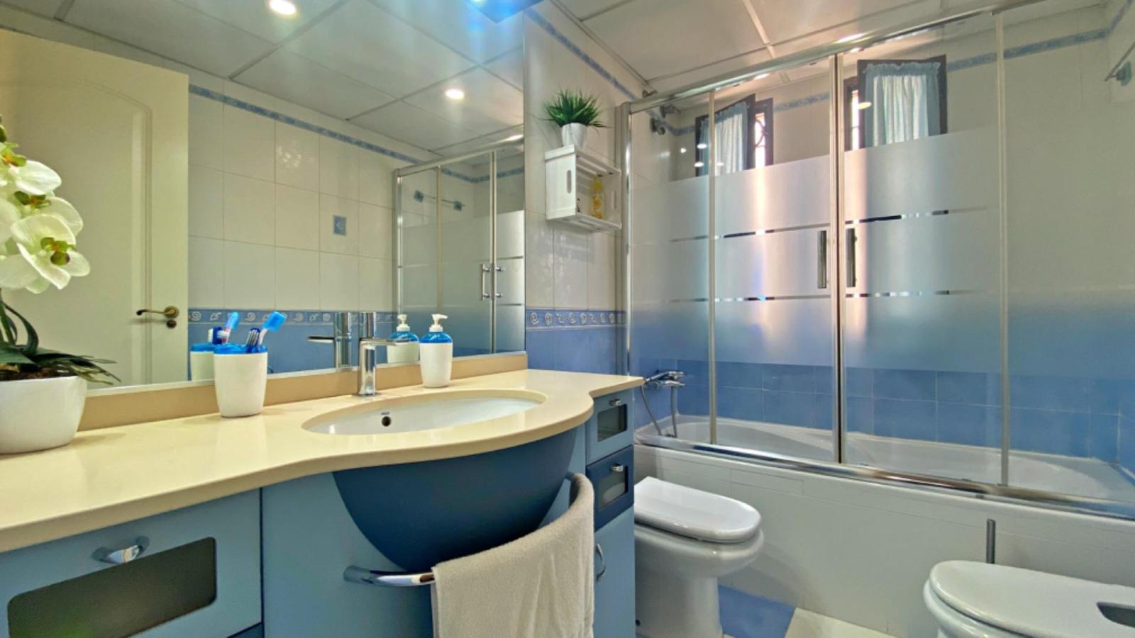 Chalet for Sale in Alicante