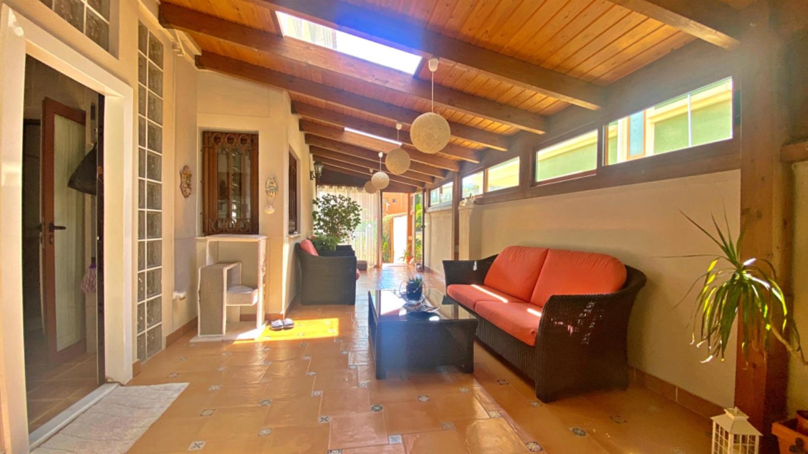 Chalet for Sale in Alicante