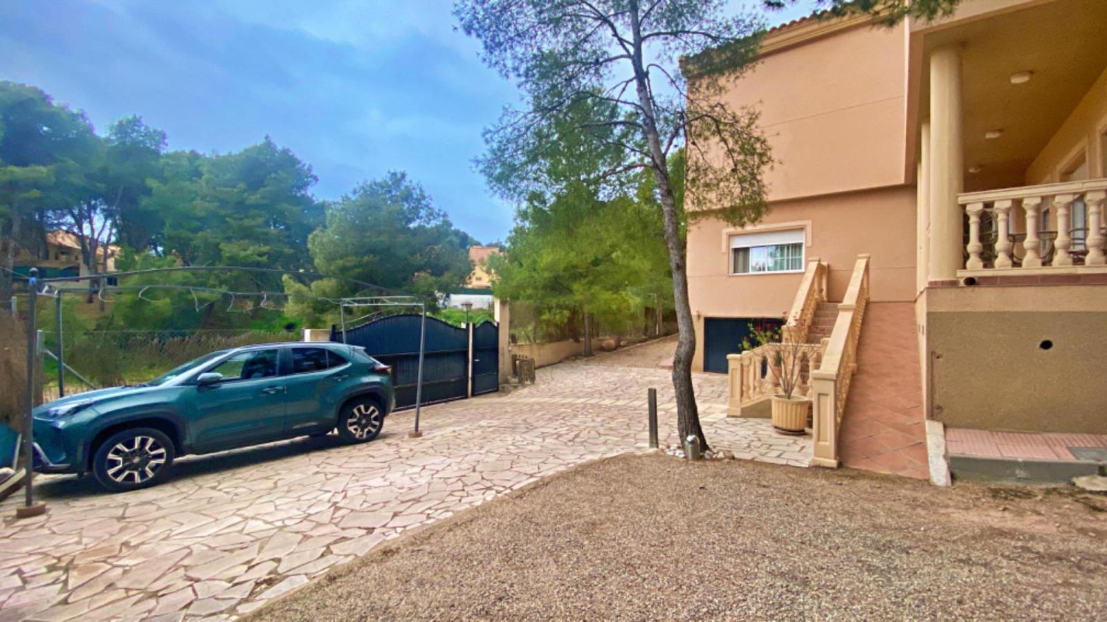 Chalet for Sale in Totana