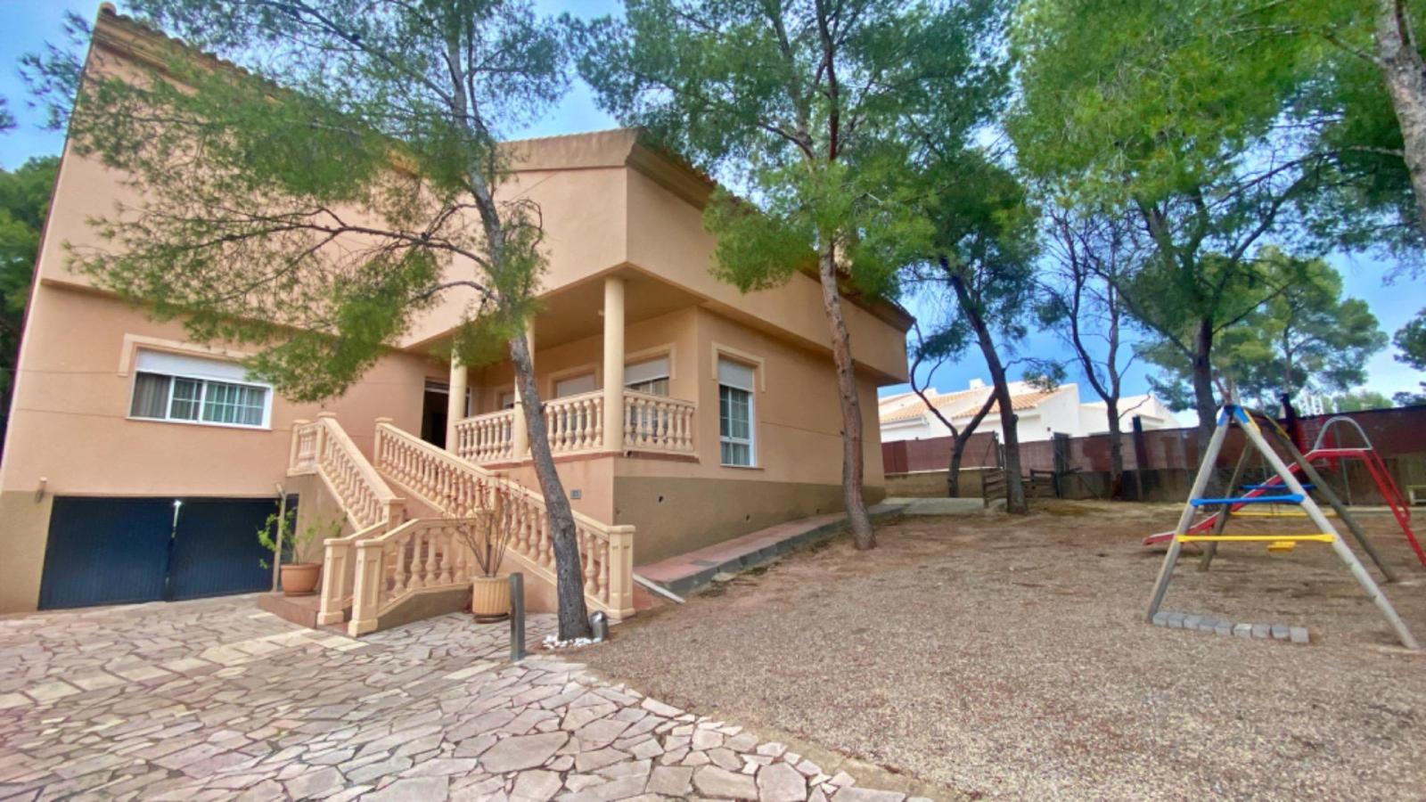 Chalet for Sale in Totana