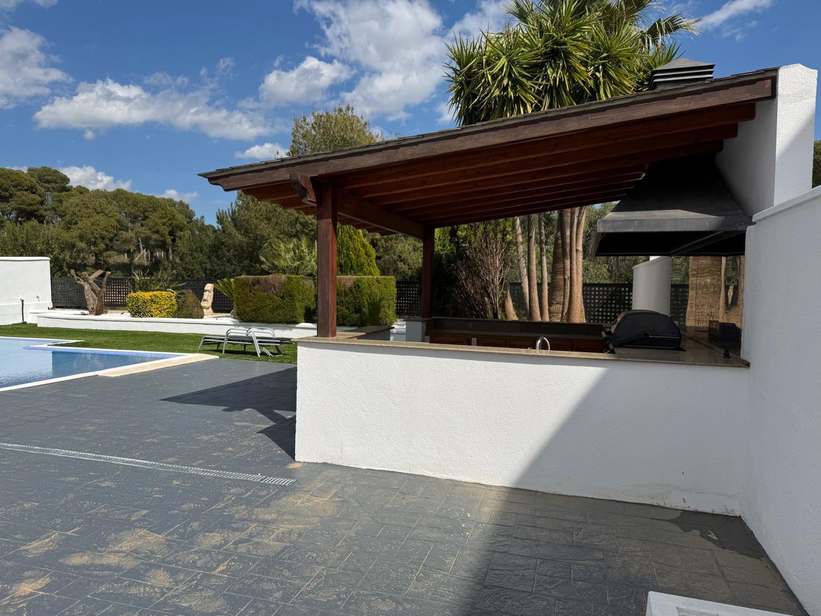 Chalet for Sale in Totana