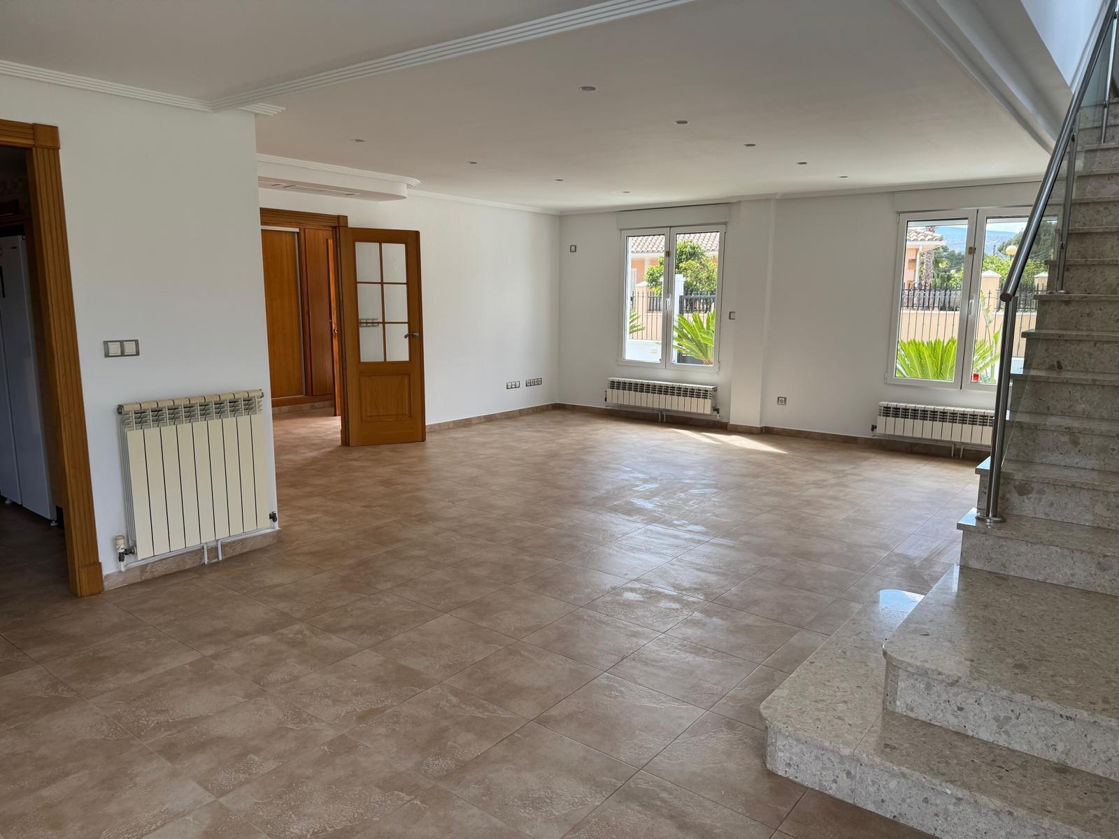 Chalet for Sale in Totana