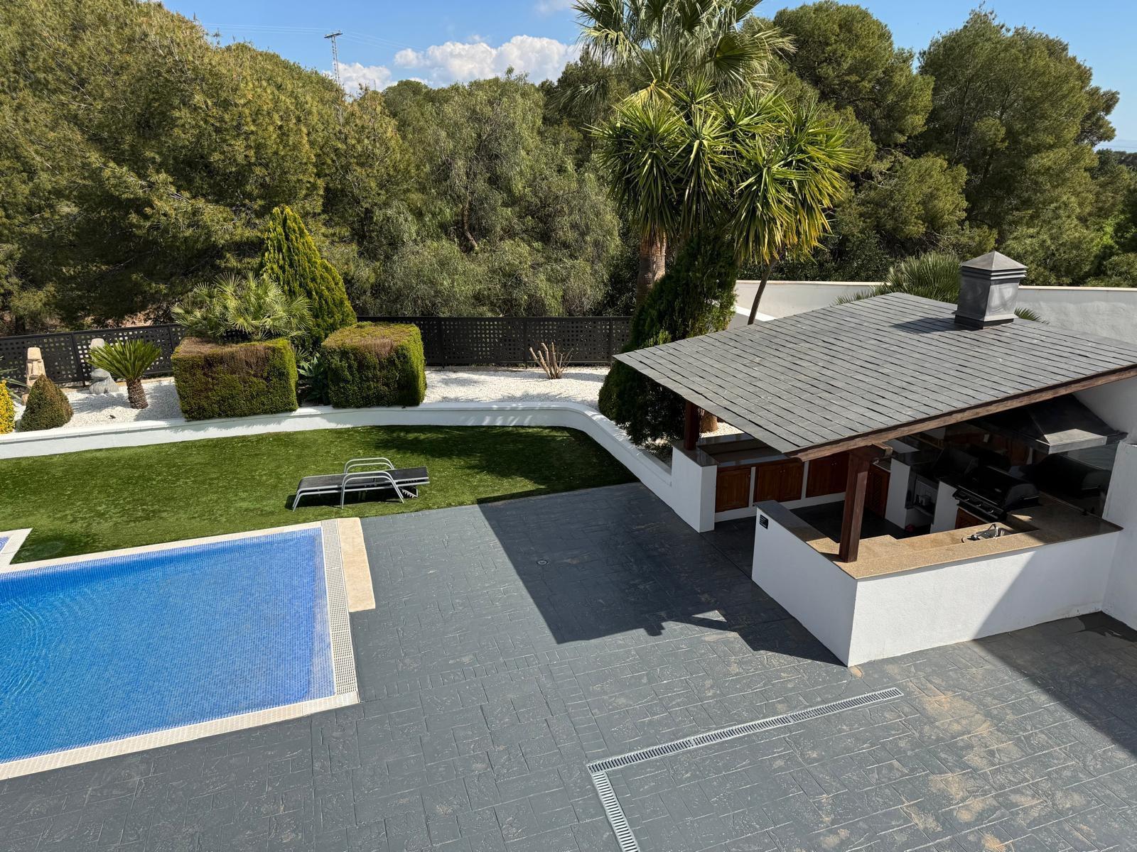 Chalet for Sale in Totana
