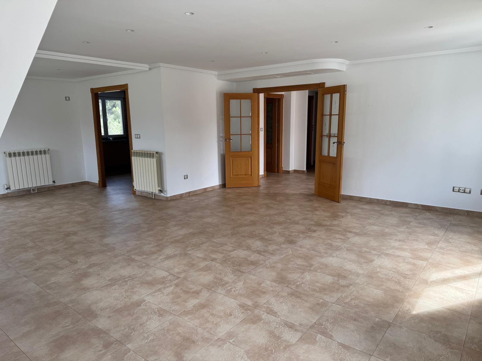 Chalet for Sale in Totana