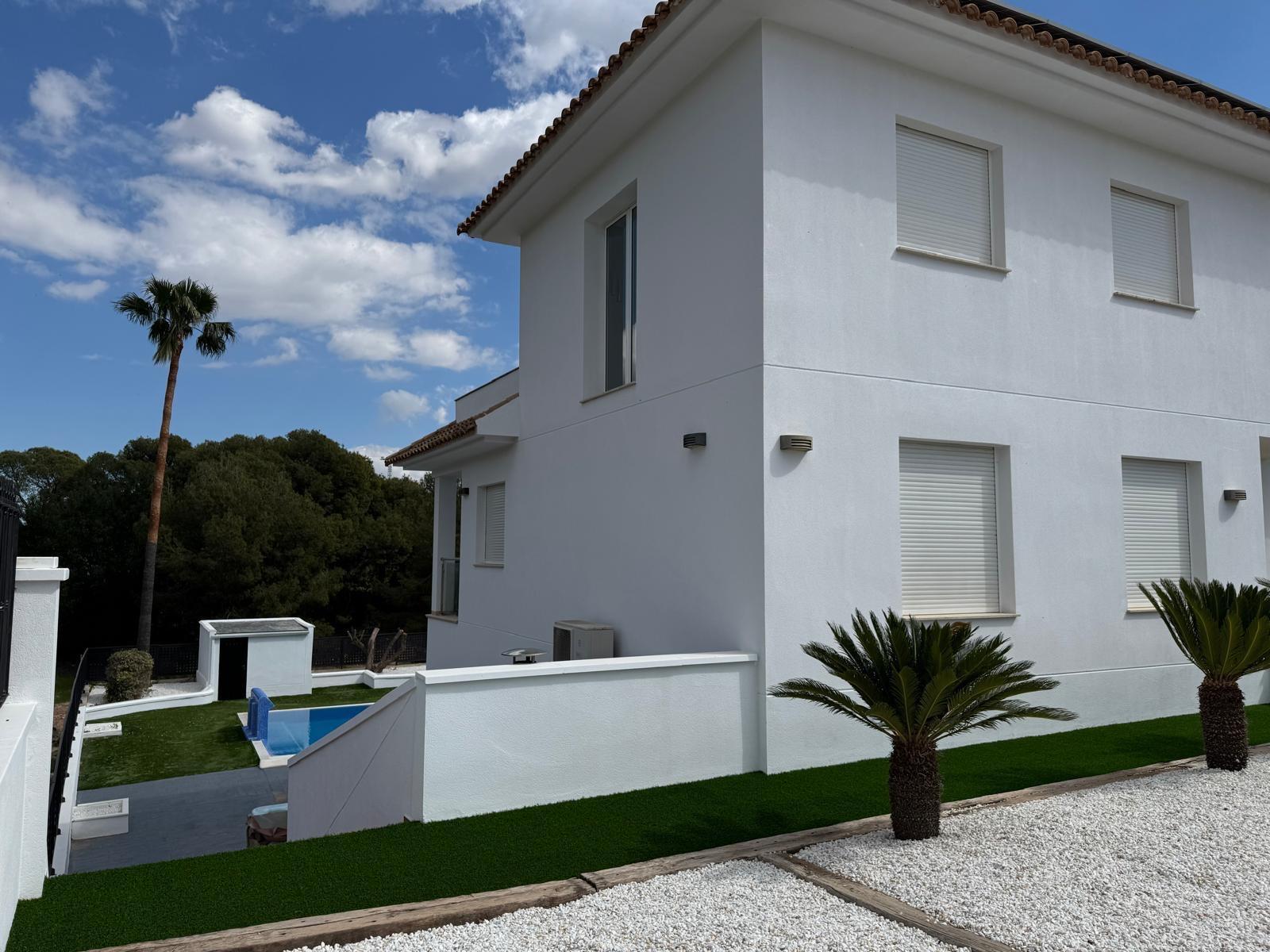 Chalet for Sale in Totana