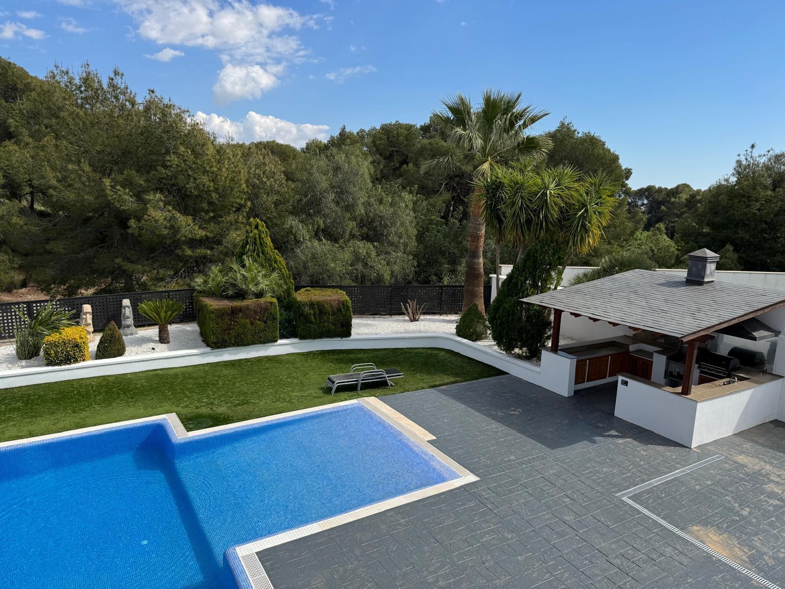 Chalet for Sale in Totana