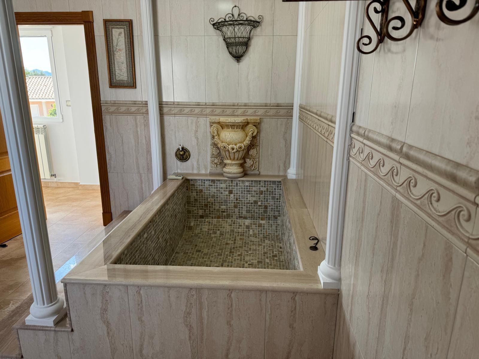 Chalet for Sale in Totana