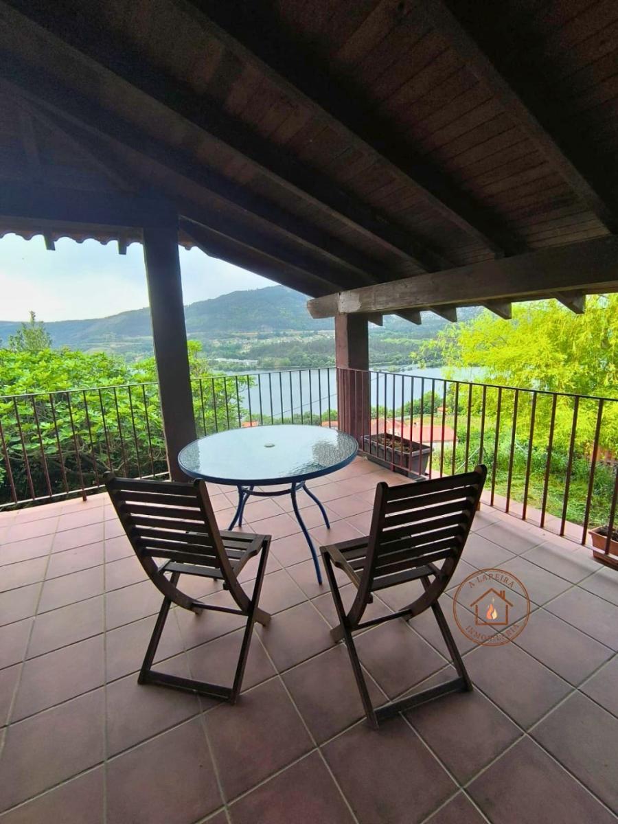 Chalet en Venta en Castrelo de Miño
