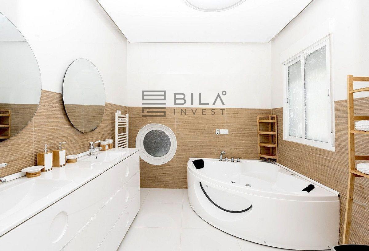 Chalet for Sale in Benalmádena
