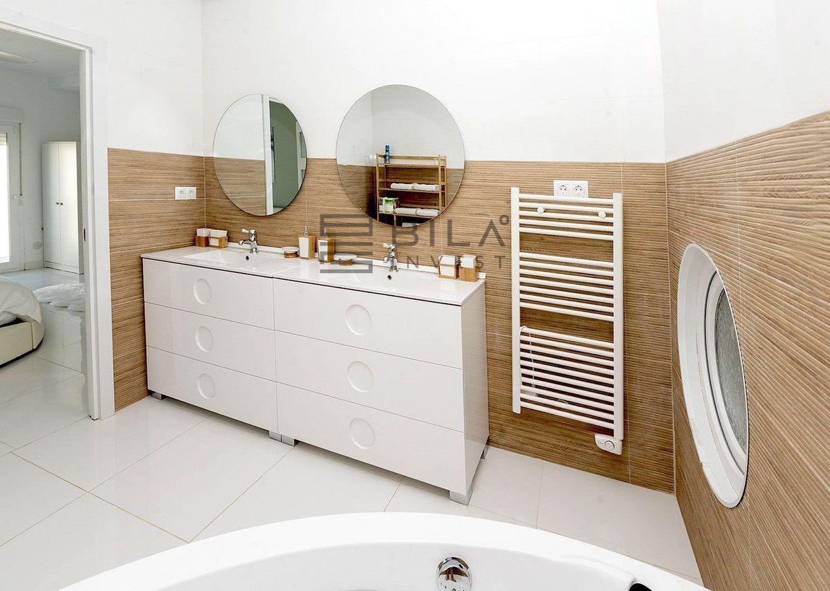 Chalet for Sale in Benalmádena