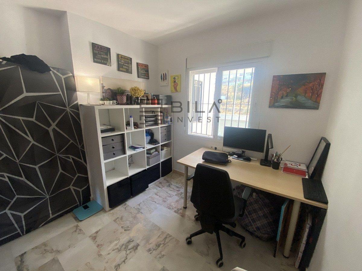 Flat for Sale in Benalmádena