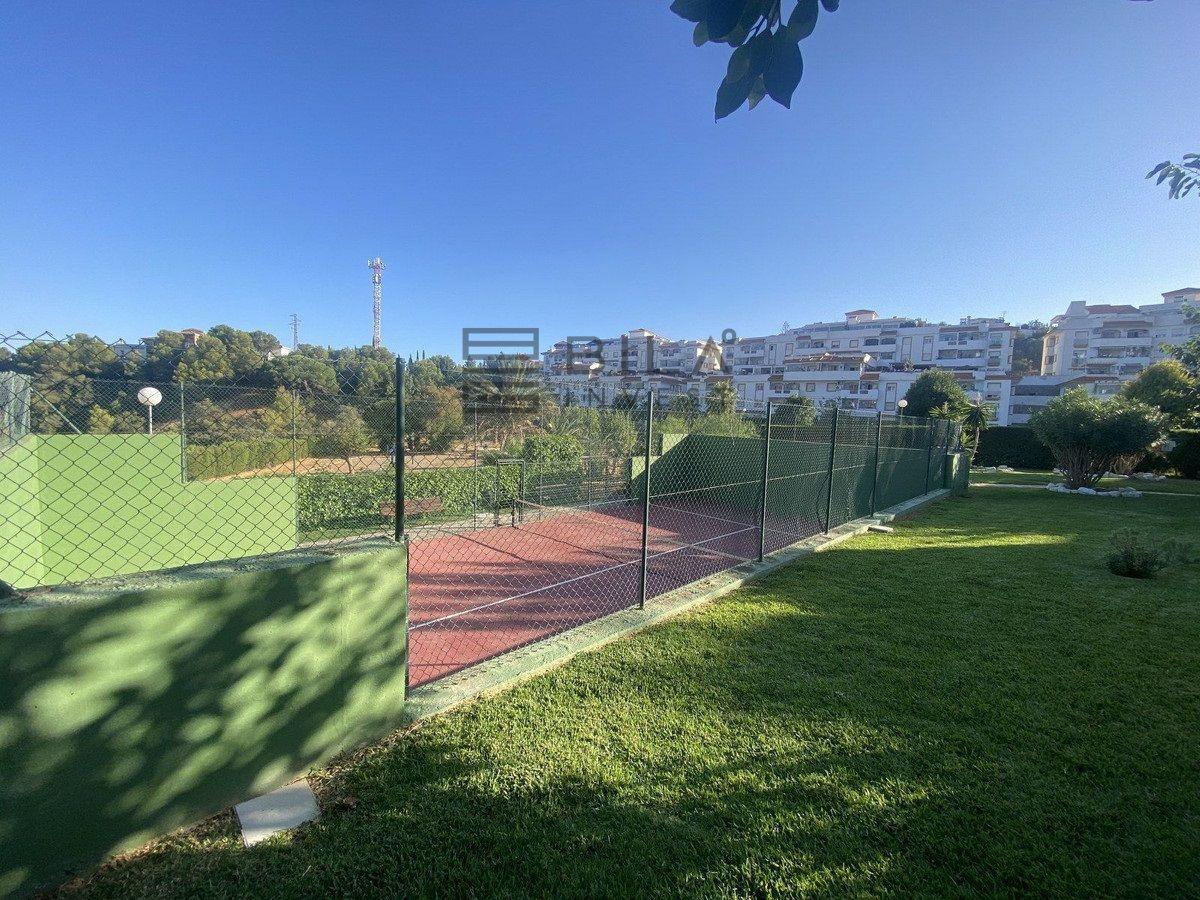 Flat for Sale in Benalmádena