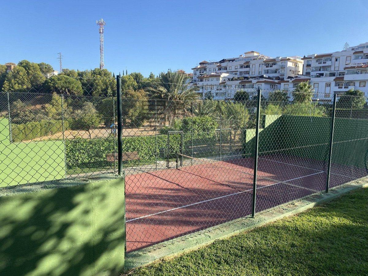 Flat for Sale in Benalmádena