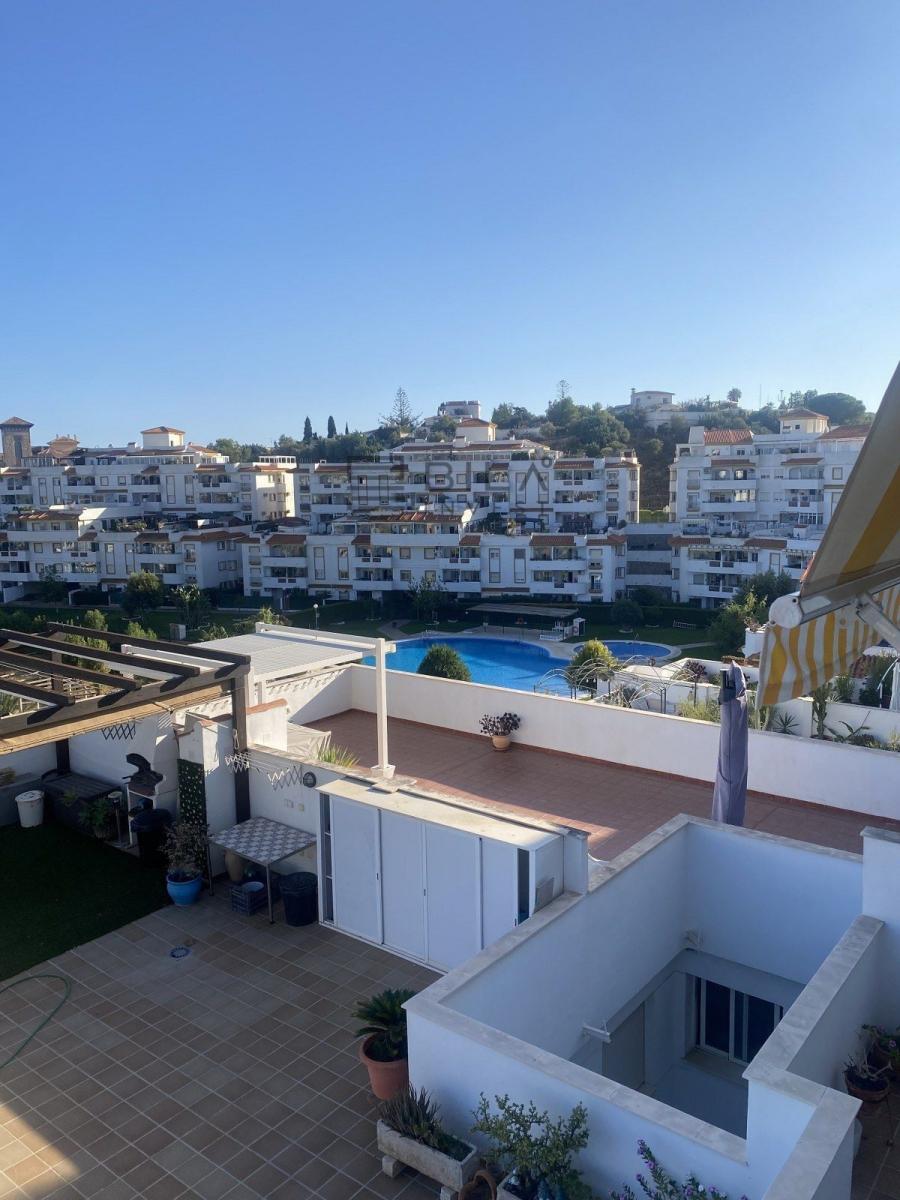Flat for Sale in Benalmádena