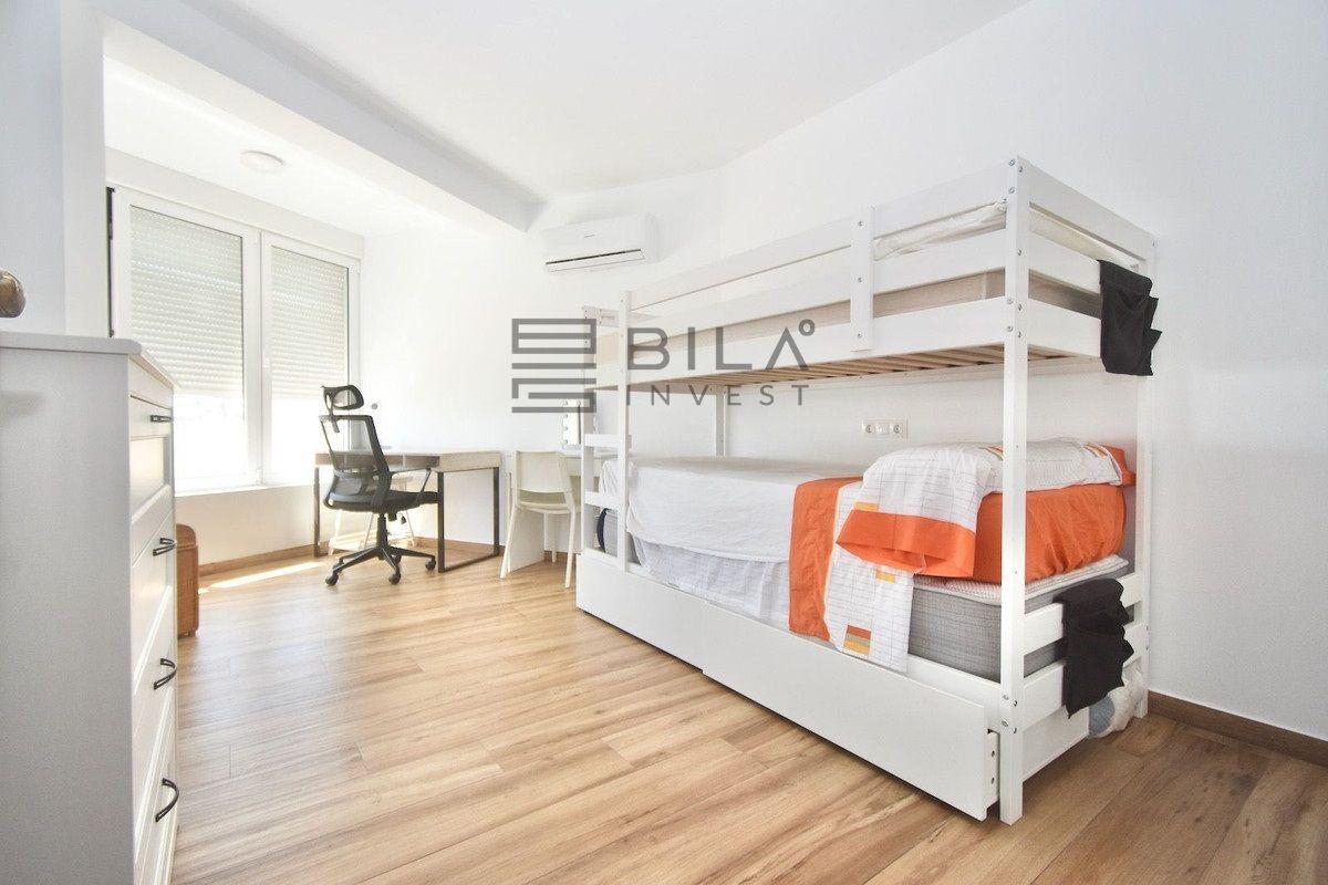 Flat for Sale in Benalmádena