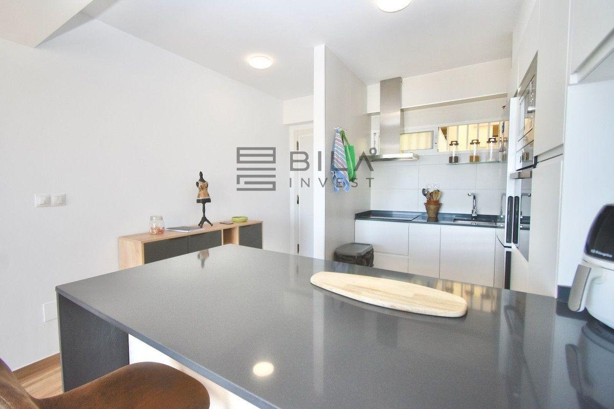 Flat for Sale in Benalmádena