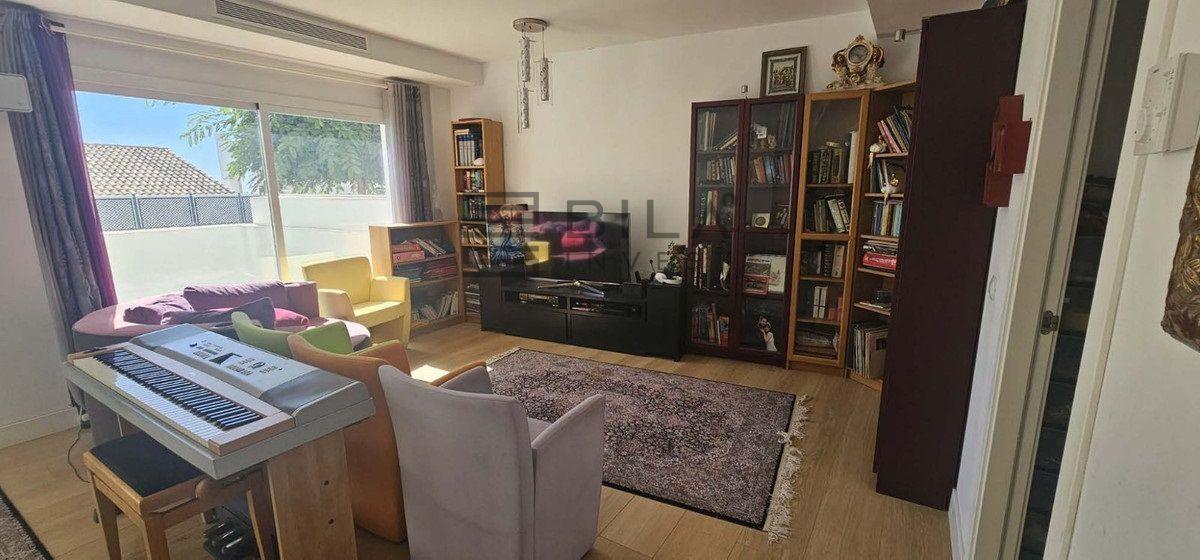 Chalet for Sale in Benalmádena