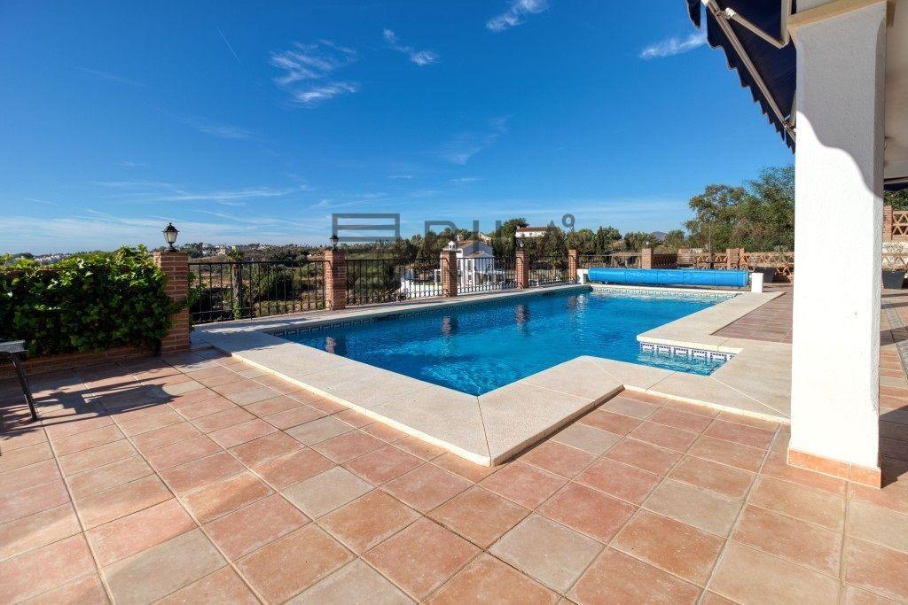 Chalet for Sale in Mijas