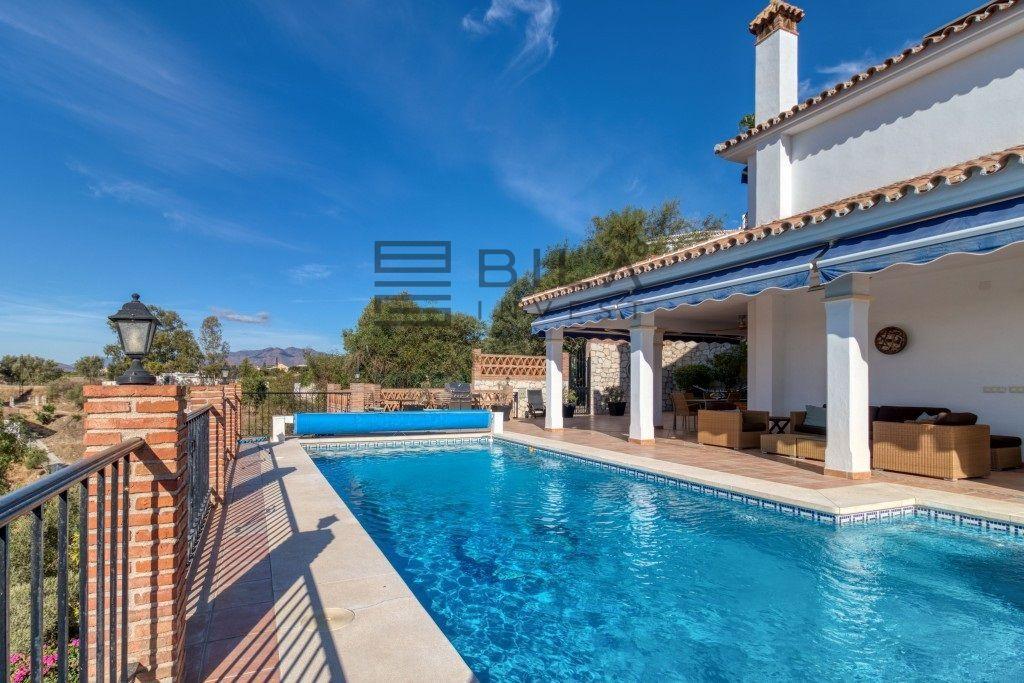 Chalet for Sale in Mijas