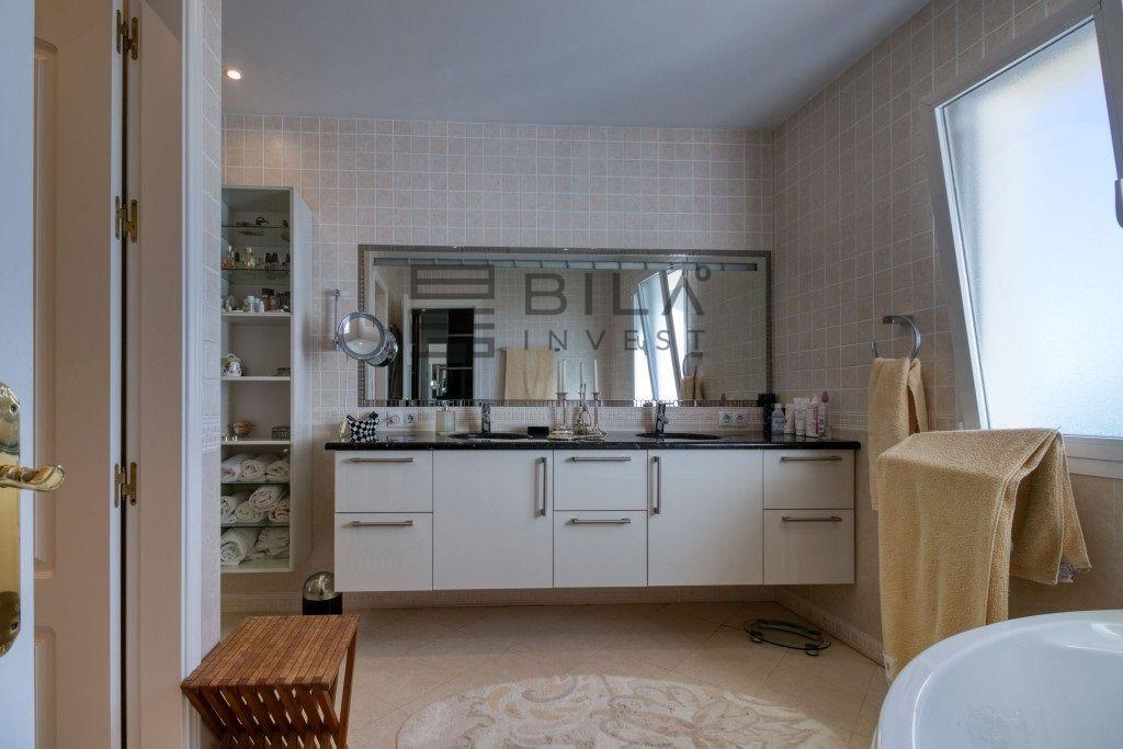 Chalet for Sale in Mijas