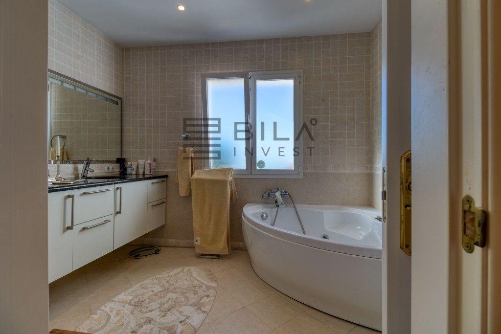 Chalet for Sale in Mijas