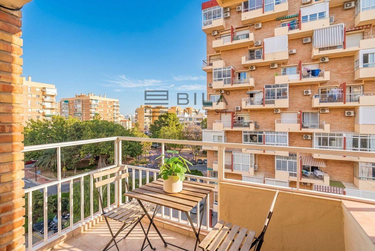 Flat for Sale in Benalmádena