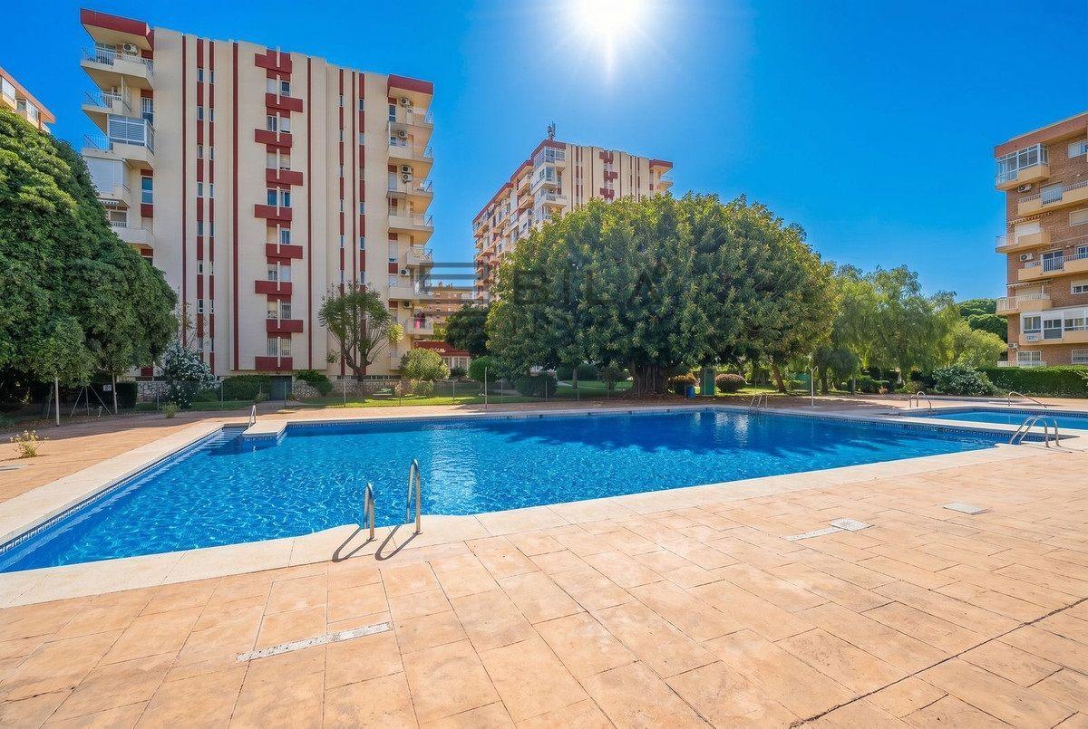 Flat for Sale in Benalmádena