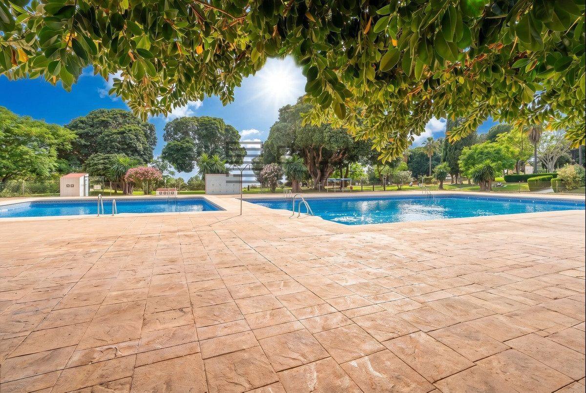 Flat for Sale in Benalmádena