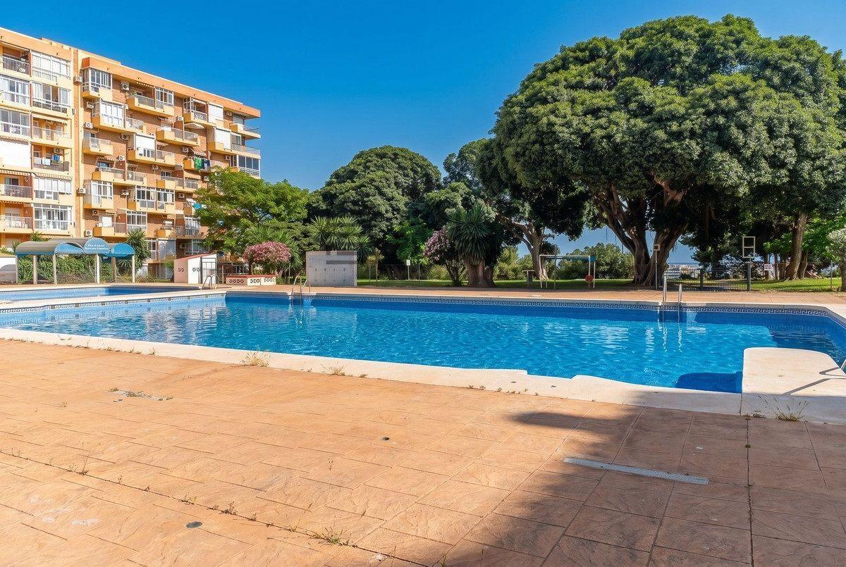 Flat for Sale in Benalmádena