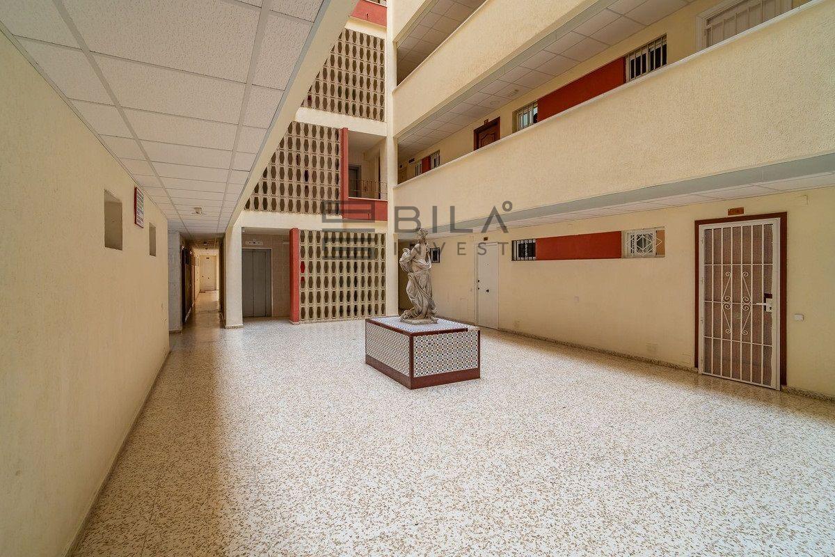 Flat for Sale in Benalmádena