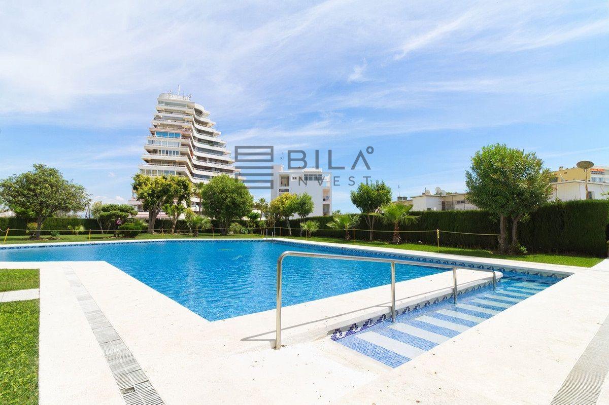 Flat for Sale in Benalmádena