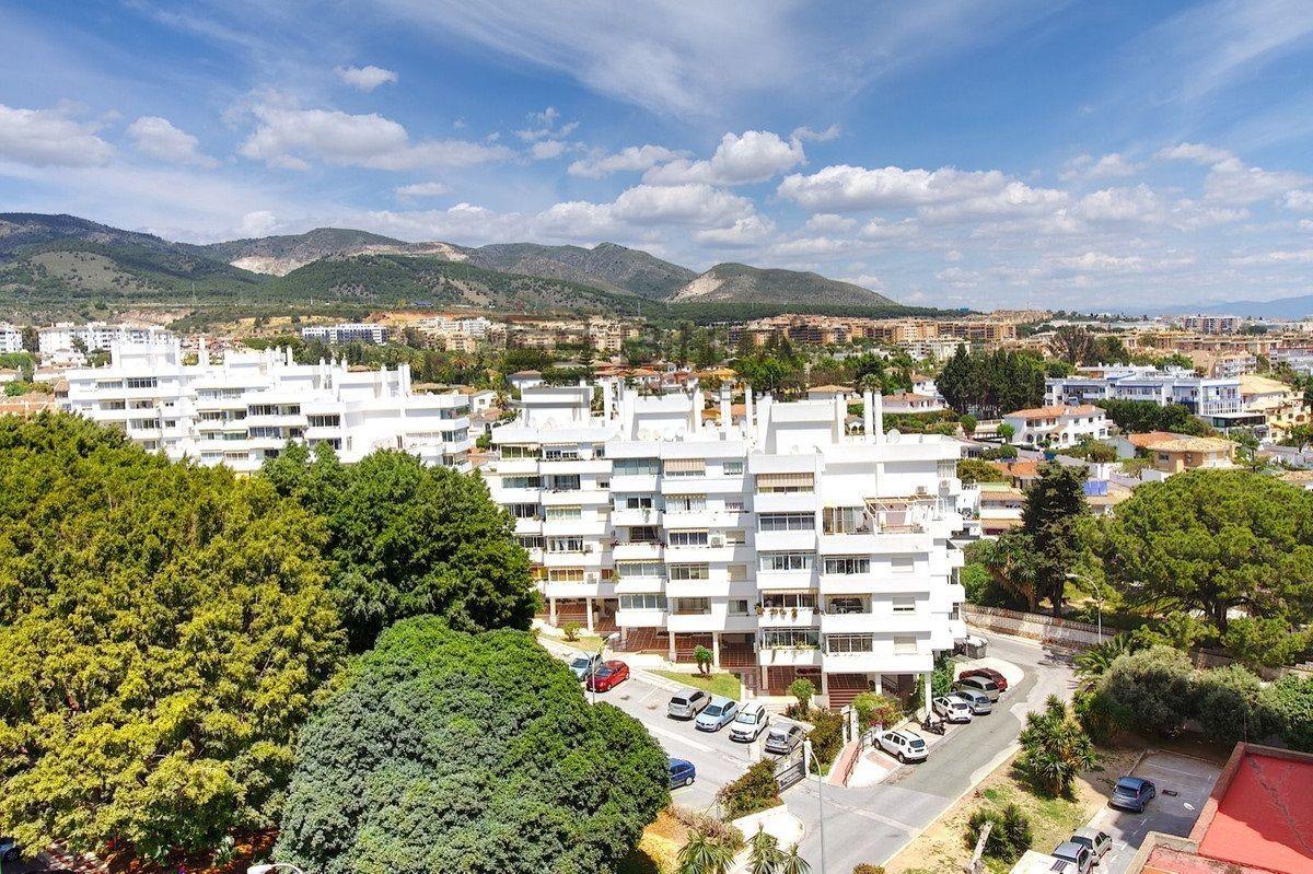 Flat for Sale in Benalmádena