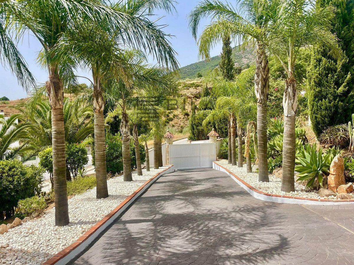 Chalet for Sale in Mijas