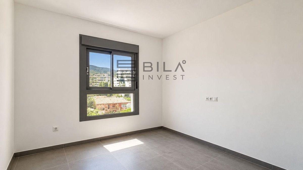 Flat for Sale in Benalmádena