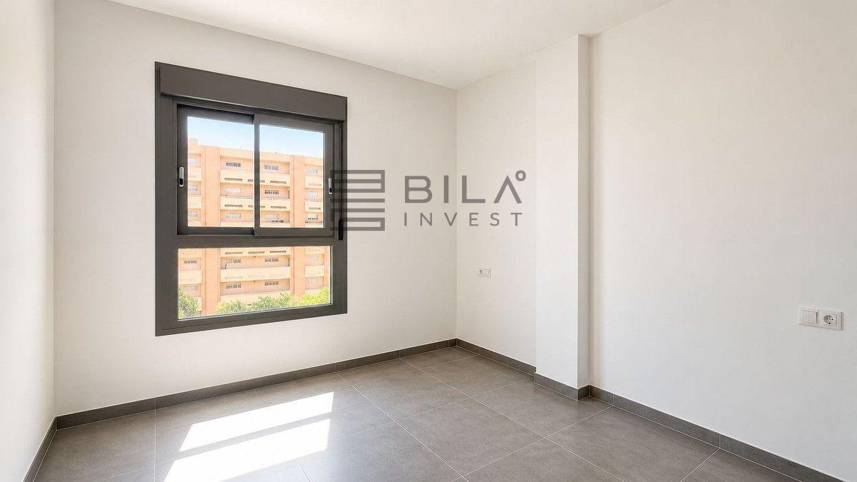 Flat for Sale in Benalmádena