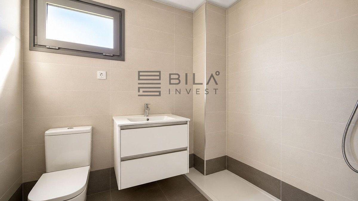 Flat for Sale in Benalmádena