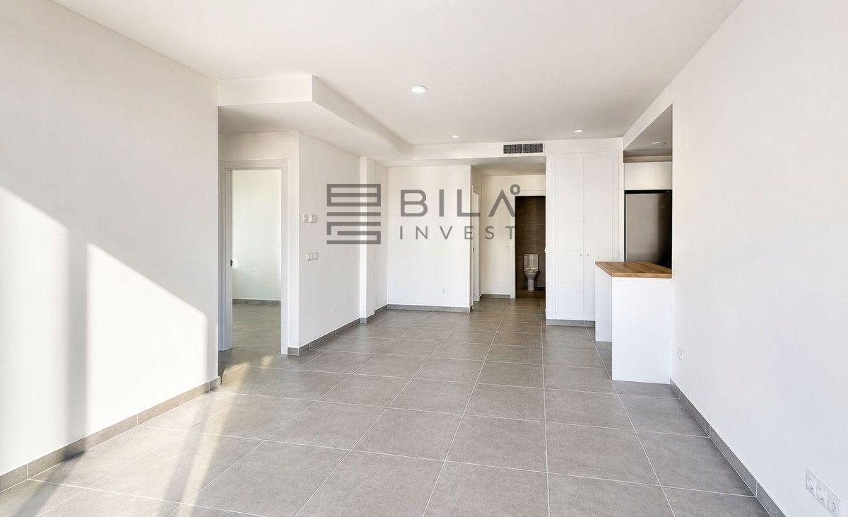 Flat for Sale in Benalmádena