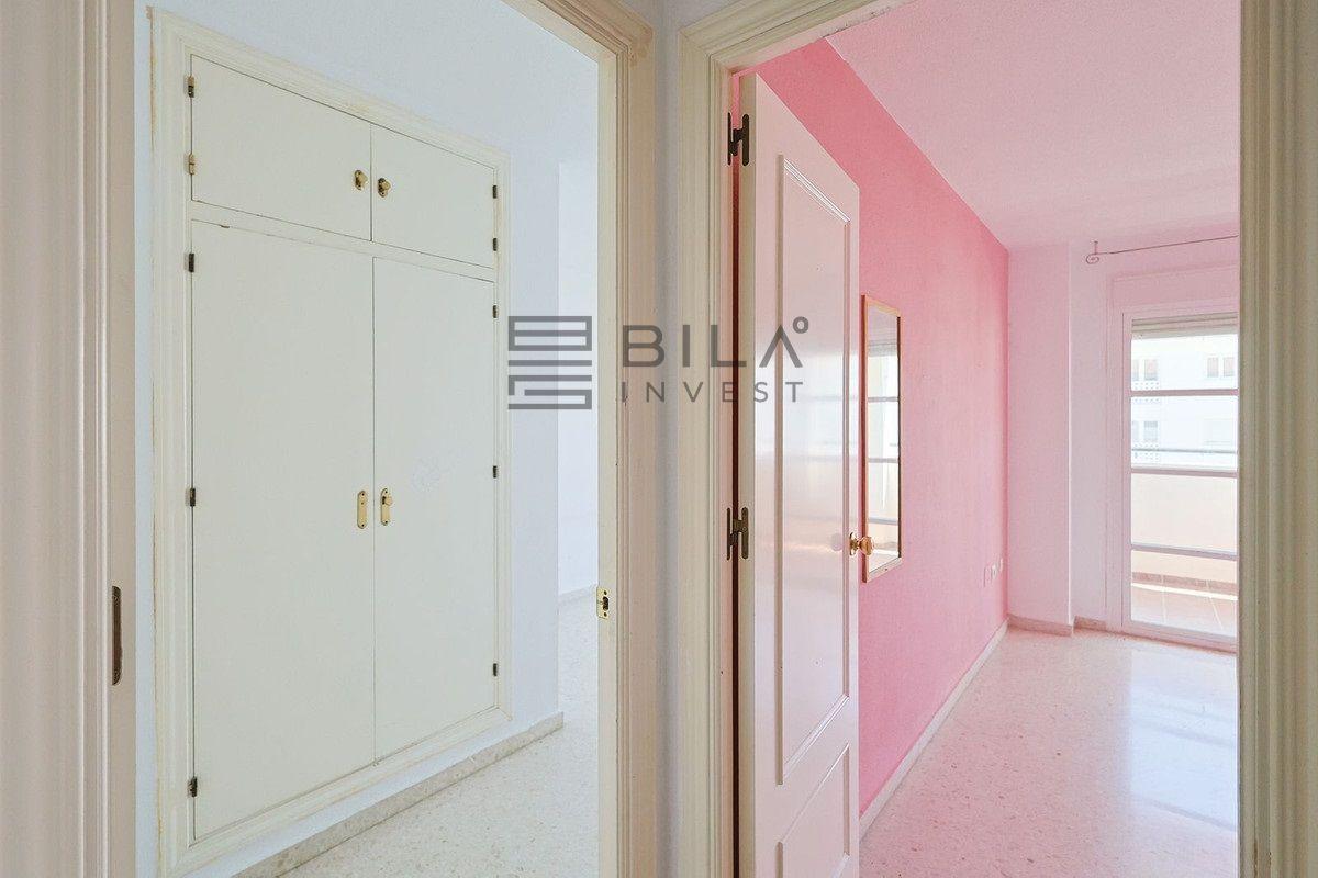Flat for Sale in Benalmádena