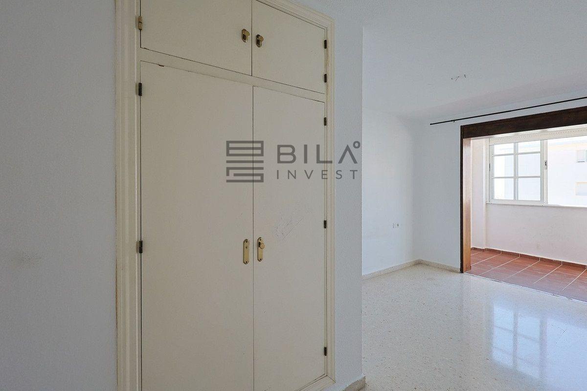 Flat for Sale in Benalmádena