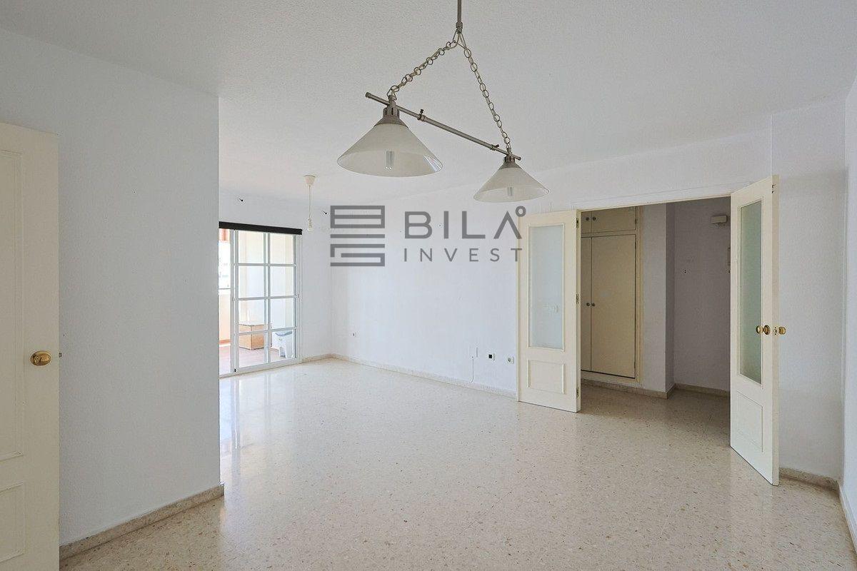 Flat for Sale in Benalmádena
