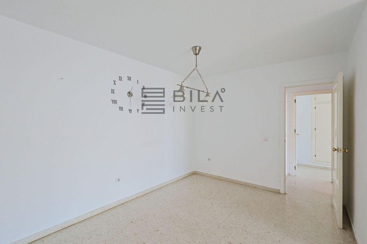 Flat for Sale in Benalmádena
