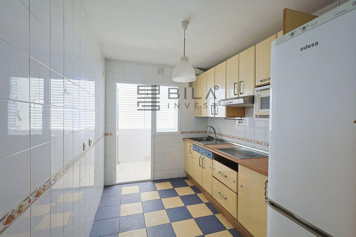 Flat for Sale in Benalmádena