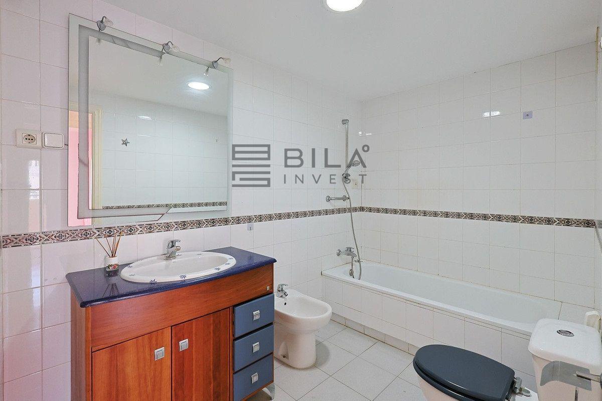 Flat for Sale in Benalmádena
